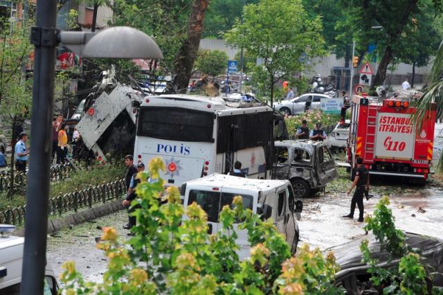 Bomb attack targeting police bus in Istanbul kills 11 people