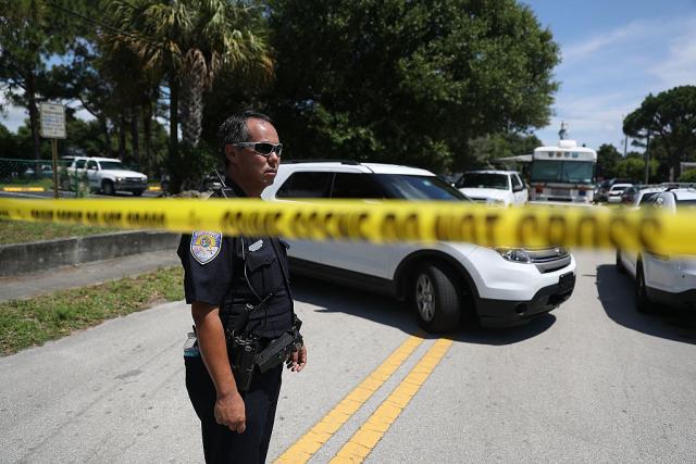 Orlando: Pucala tri zamenika šerifa i 11 policajaca
