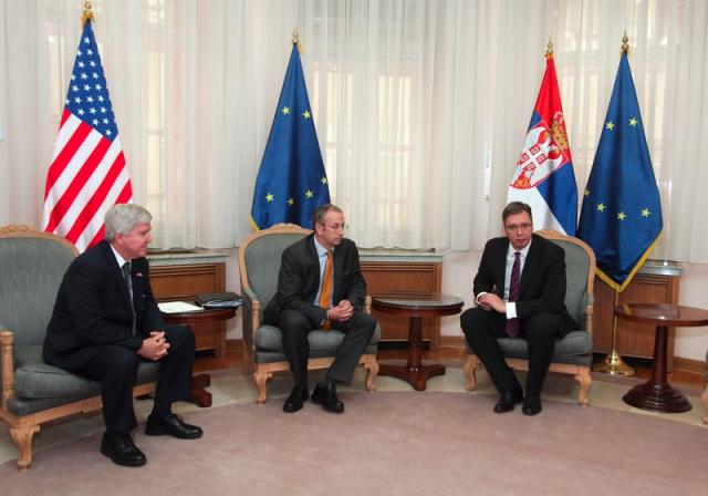 PM in closed doors meeting with U.S. and EU ambassadors