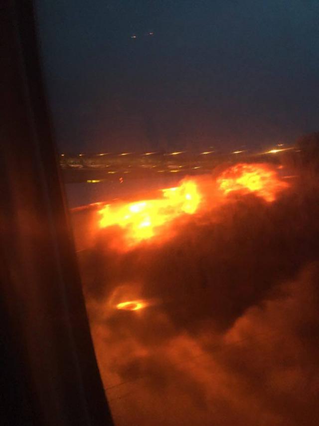 Putnički avion se zapalio posle prinudnog sletanja VIDEO
