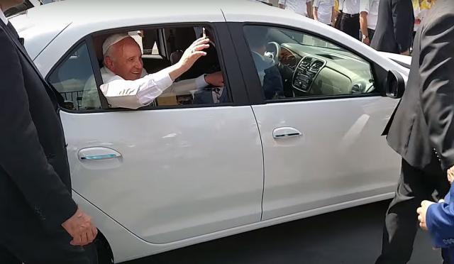 Pogodite u èemu se skromni papa vozio u Jermeniji