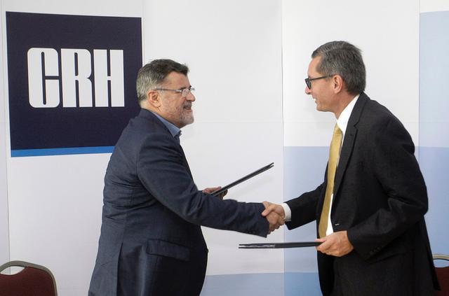 CRH Serbia, B92 Fund sign donation agreement