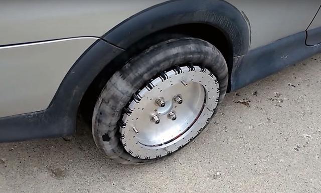 Revolucionarna guma sa kojom se parkira kao od šale