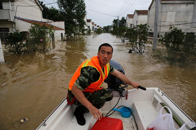 Kina: Lokalni zvaniènici suspendovani zbog poplava