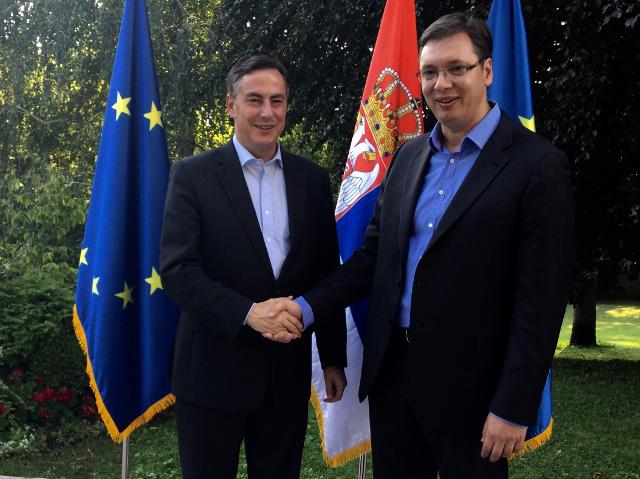 Serbia told not to block Kosovo, adopt EU's Russia position