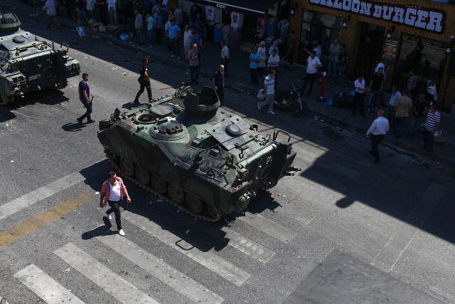 Turska vojska: U pokušaju puča učestvovao 8.651 vojnik