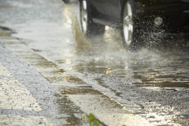 Saobraćaj u Srbiji otežan zbog kiše