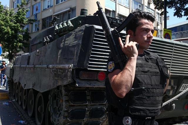 Turska: Uhapšeno 300 èlanova predsednièke garde