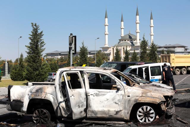 Ankara dva dana posle pokušaja puča:Suze, krš, lisice FOTO
