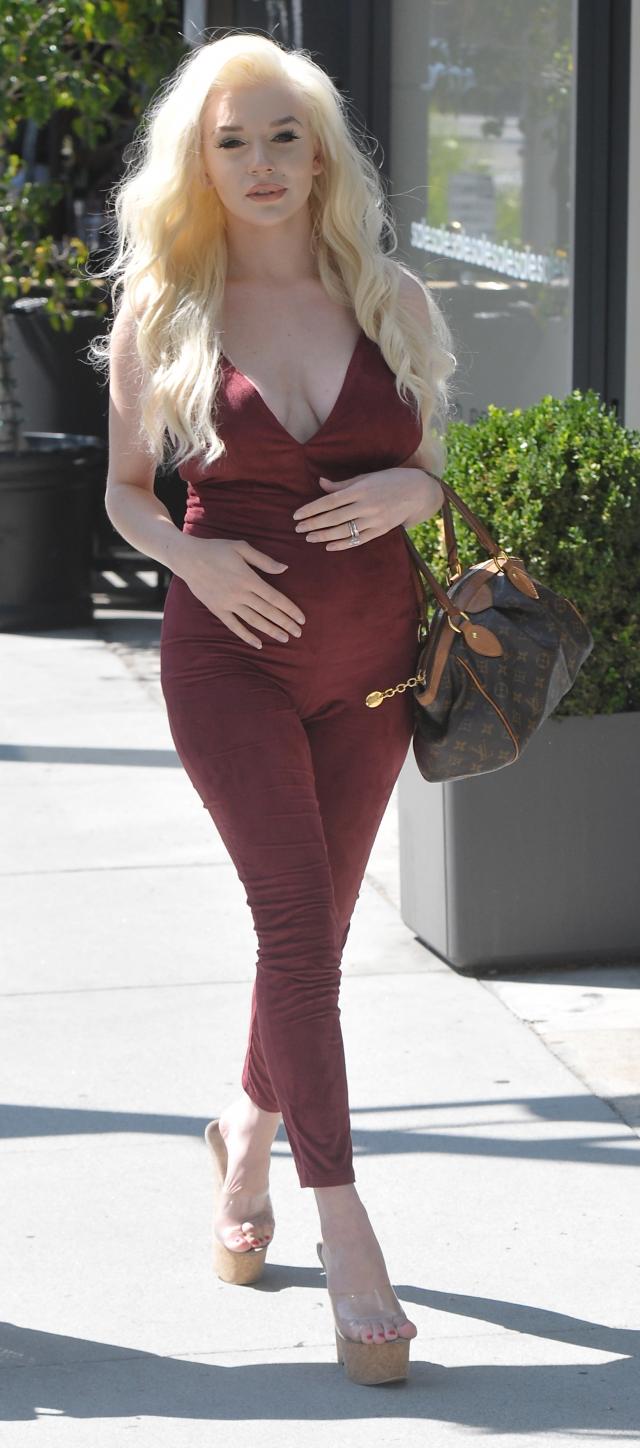 Izgubila bebu u trećem mesecu: Poznata lepotica objavila tužnu vest srceparajućom porukom