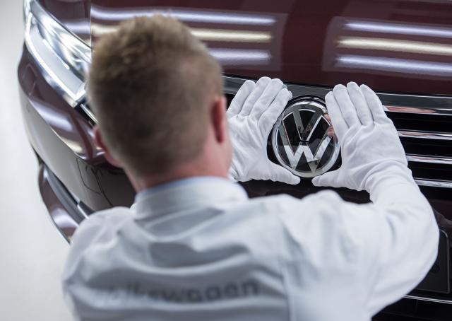Iako je varao, još mu veruju: Skoèila prodaja VW
