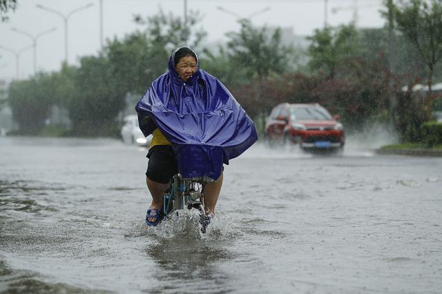 Kina: U poplavama nastradalo 78 ljudi, nestalo više od 90