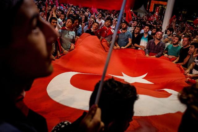Turska uhapsila trojicu bivših diplomata