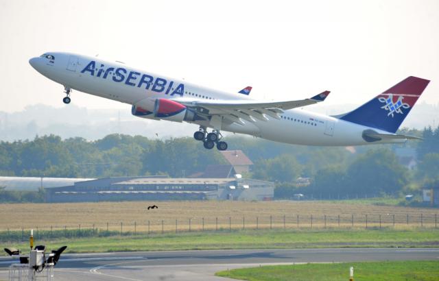 Er Srbija: Preko Atlantika i “dadilja u avionu”