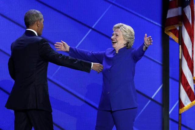 Obama 45 minuta hvalio Hilari i kudio Trampa