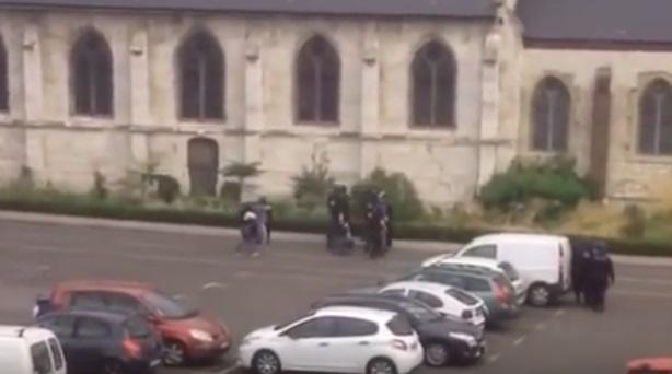 Objavljen snimak okršaja policije i ubica sveštenika u FR