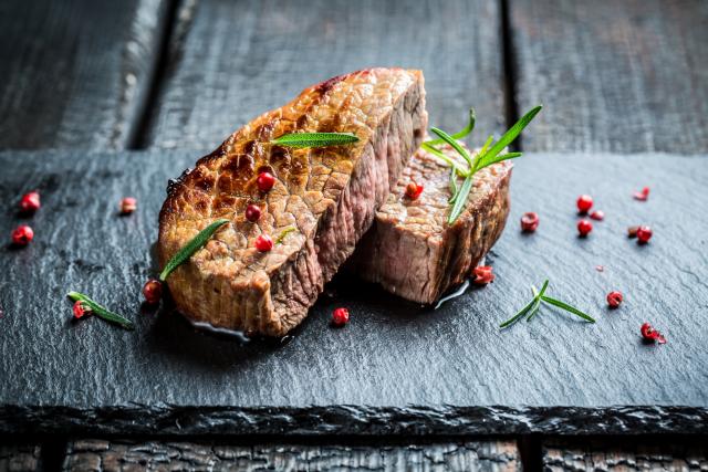 Halalu nareðeno da prodaje svinjetinu i alkohol