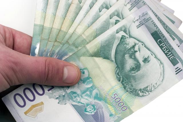 Dinar zadržava vrednost, kurs 123,206