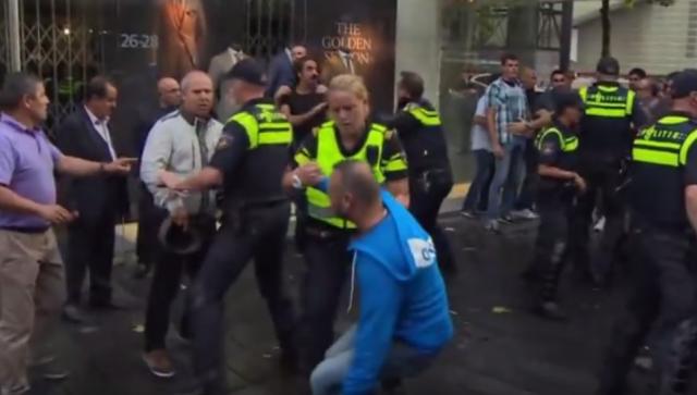 Masovna tuča Turaka i Kurda u Roterdamu / VIDEO