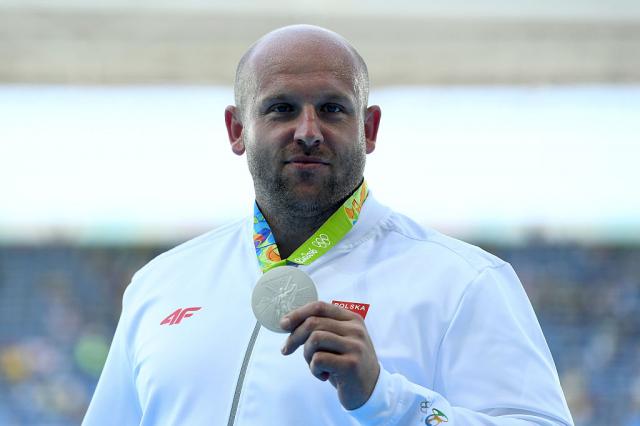 Velikan: Poljak prodaje medalju da bi izlečio dečaka