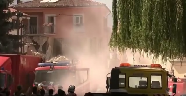 Tlo neprestano drhti, prašina prekrila Amatriče /VIDEO