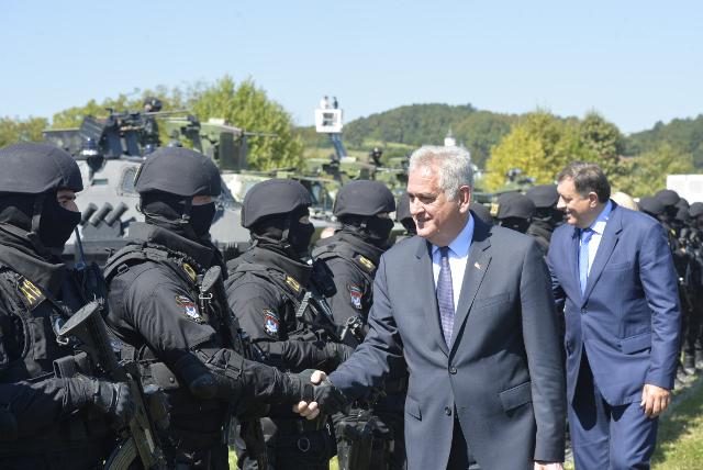 Serbian, RS presidents observe anti-terror police drill