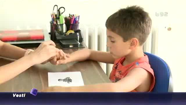 Da li æe Srbija omoguæiti Viktoru da poðe u školu? / VIDEO