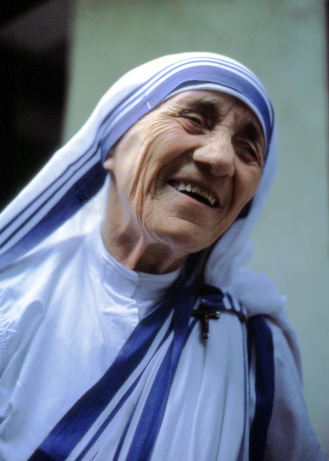 Majka Tereza: Svetica ili problematièna liènost?