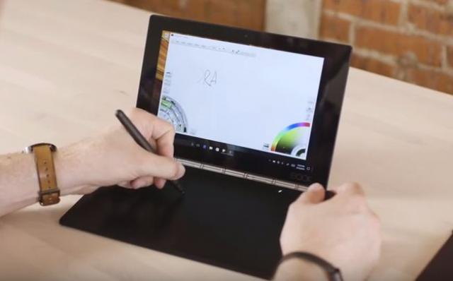 Tablet po čijoj se nevidljivoj tastaturi piše hemijskom olovkom