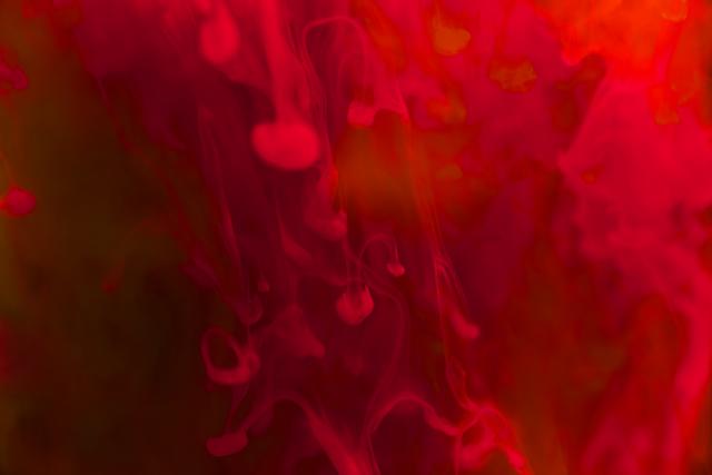 Reka u Sibiru postala crvena kao krv (VIDEO)