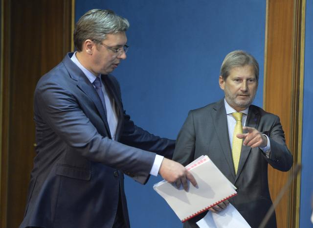 EU Commissioner Hahn visits Serbia