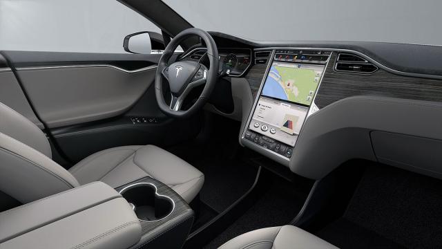 Tesla unapređuje auto-pilot, radar dobija veću ulogu