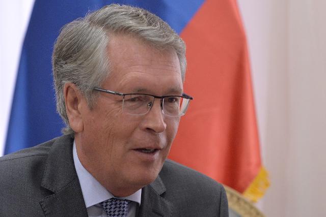Anti-Russia sanctions "would be disastrous for Serbia"