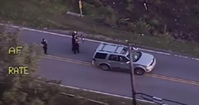 SAD: Policajka ubila nenaoružanog crnca nasred puta VIDEO