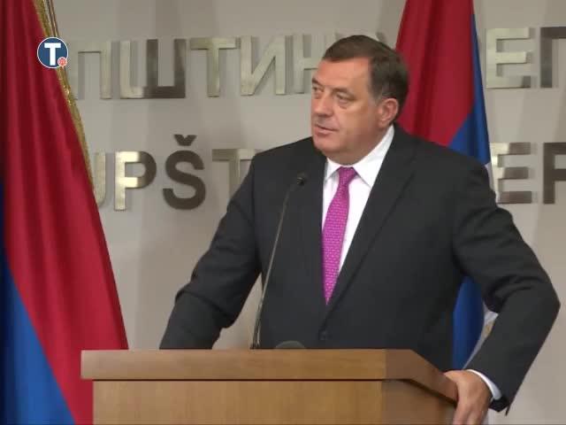 Dodik o Putinu i "podizanju ruène": Ma, dajte... / VIDEO
