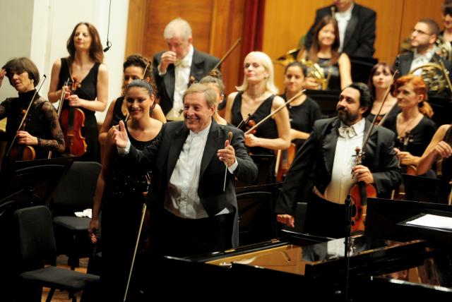Fazil Saj sa Filharmonijom: Orijent u Kolarcu