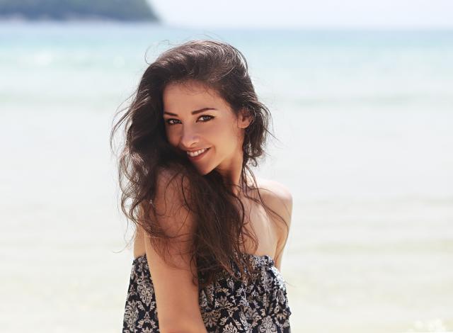 Ispovest žene koja se udaje za 40 godina starijeg muškarca: Bogat je, a ja neæu da se muèim