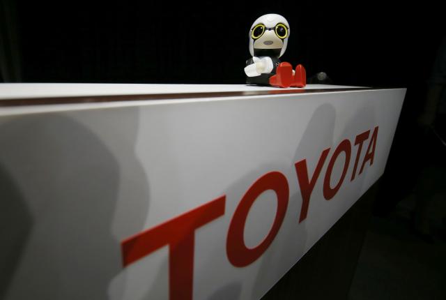 Toyota lansira Kirobo Mini, robota koji usamljenima pravi društvo