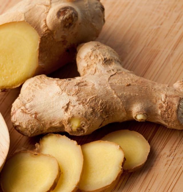 Ovako se brzo i lako čisti đumbir