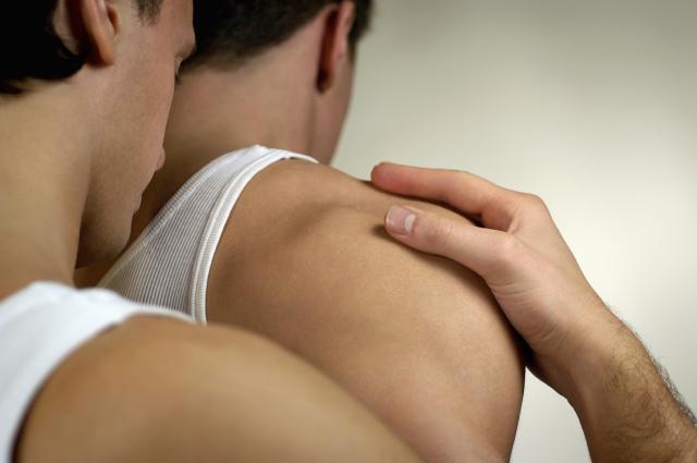 Više od petine heteroseksualnih muškaraca gleda gej porno filmove