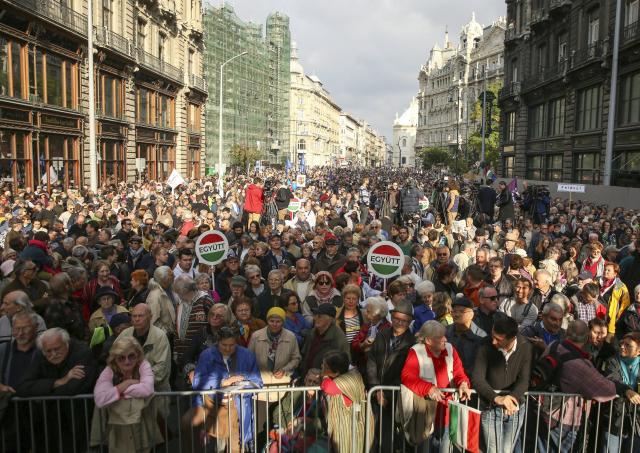 Budimpešta na ulicama: Orban nije dao intervju 10 godina