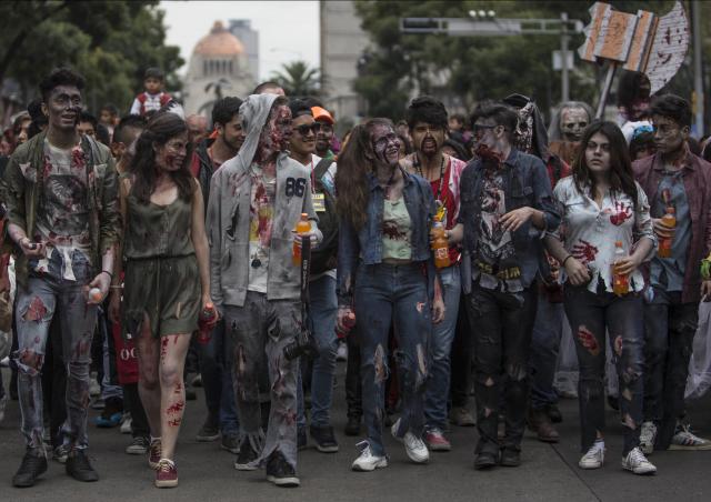 Meksiko Siti preplavili "zombiji" (FOTO)