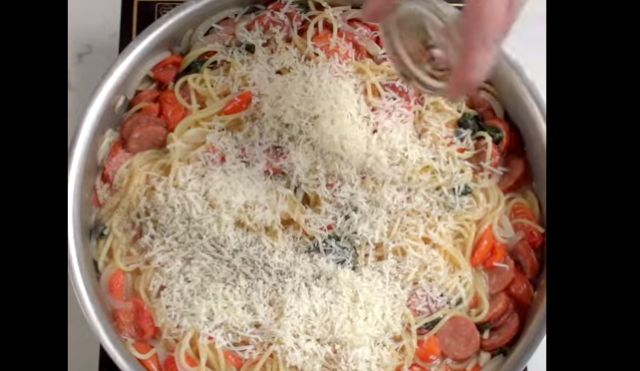 Ovaj recept je ubedljivo najbrži na svetu: Jelo koje æe vas odmah oduševiti (VIDEO)