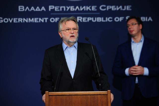 Vujovic and Vucic address the news conference (Tanjug)