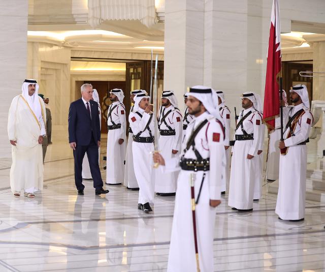 Serbian president proposes joint commission to Qatar