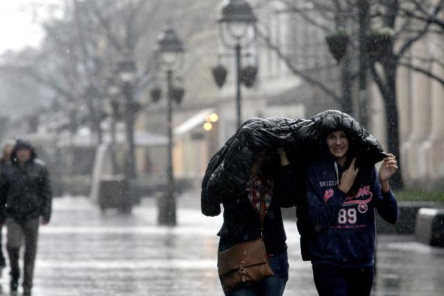 Weather forecast warns of heavy rainfall, snow