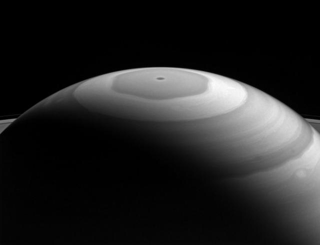 Kao akvarel: Velièanstveni Saturnov severni pol (FOTO)