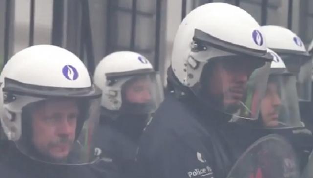 Belgian police use water cannon against protesting soldiers