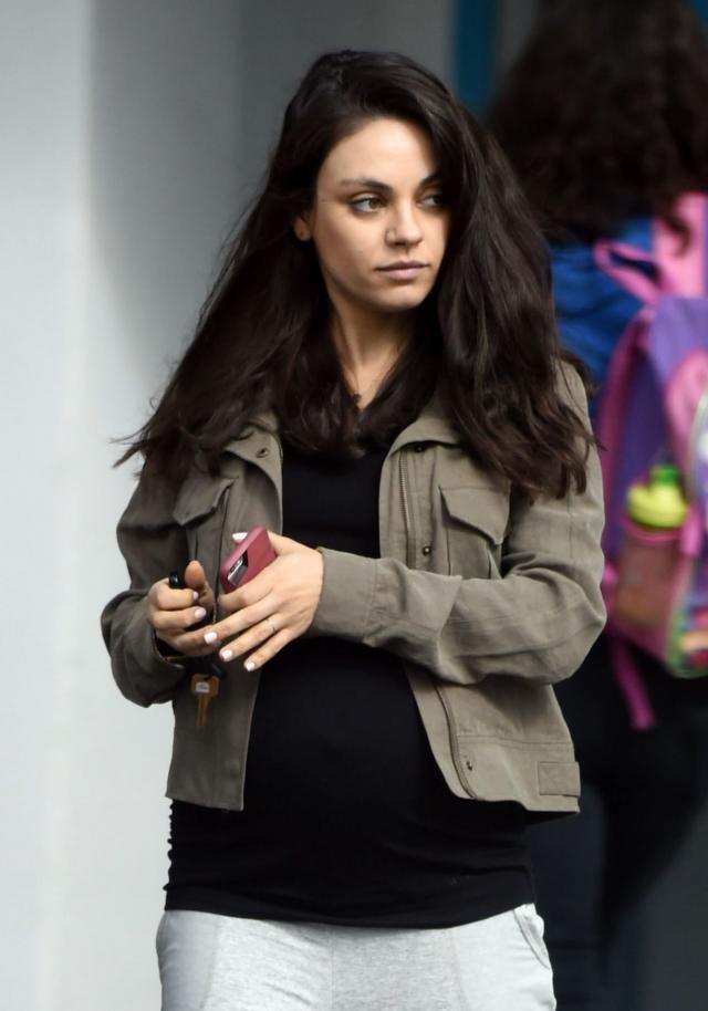 Druga beba samo što nije stigla: Glumica izgleda sjajno u poodmakloj trudnoći (FOTO)