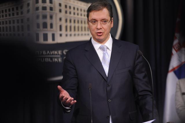 Vučić: Diplomate kao pušači, polako nek se odvikavaju